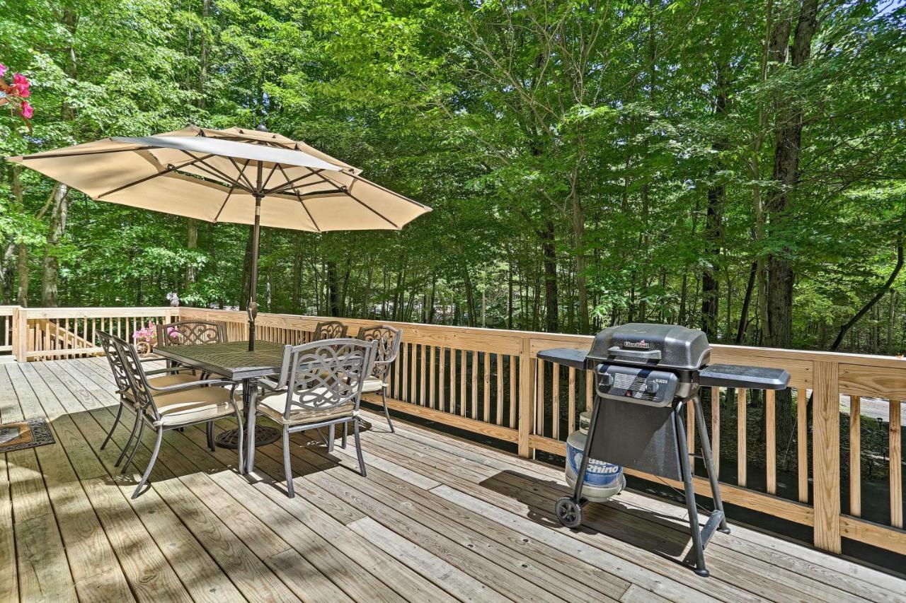 Bear Den Rustic Pocono Lake Home With Game Room! ภายนอก รูปภาพ