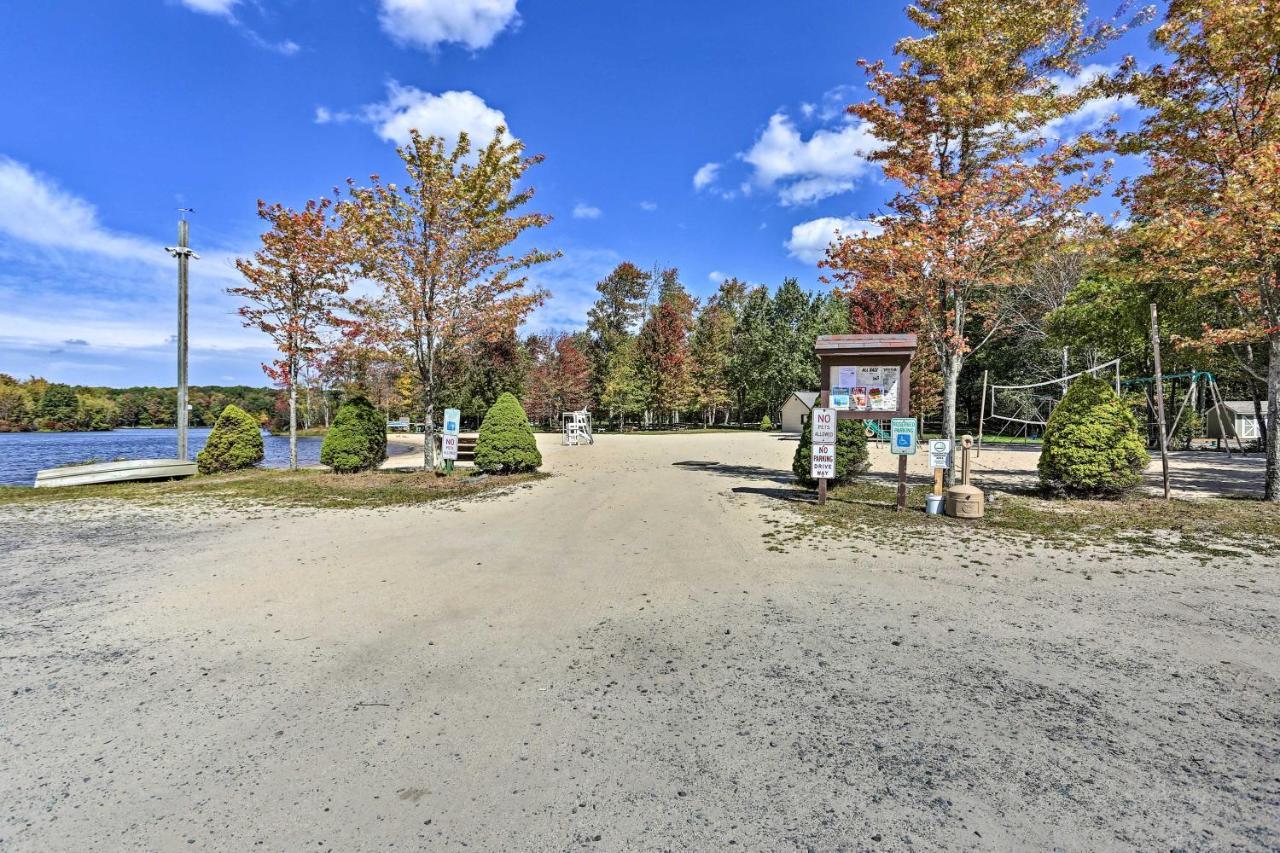 Bear Den Rustic Pocono Lake Home With Game Room! ภายนอก รูปภาพ