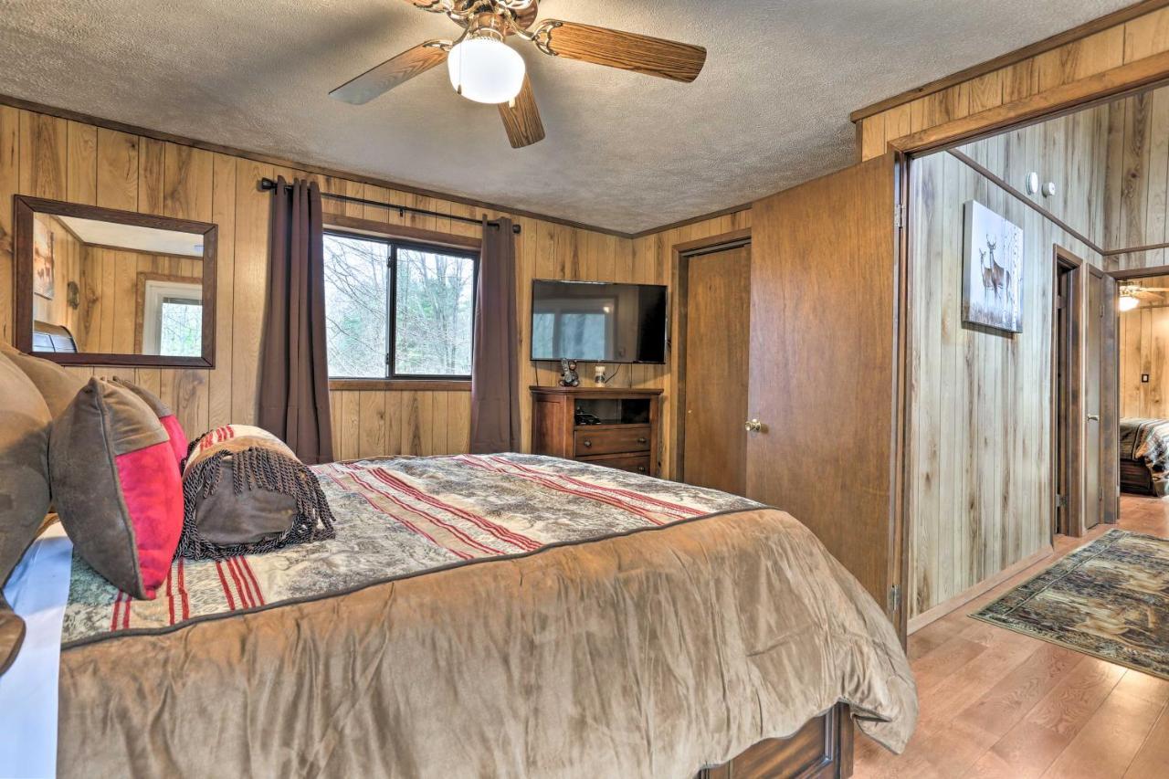 Bear Den Rustic Pocono Lake Home With Game Room! ภายนอก รูปภาพ