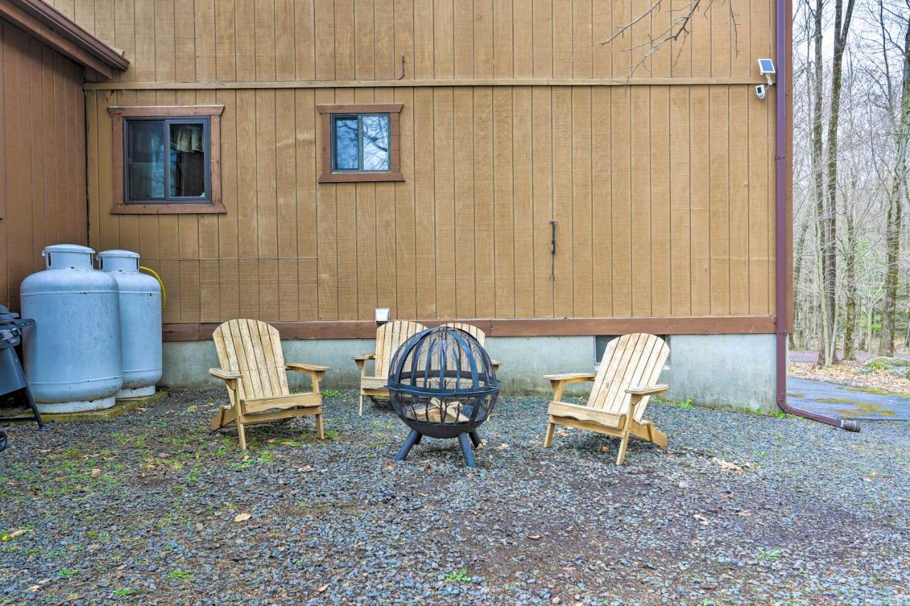 Bear Den Rustic Pocono Lake Home With Game Room! ภายนอก รูปภาพ
