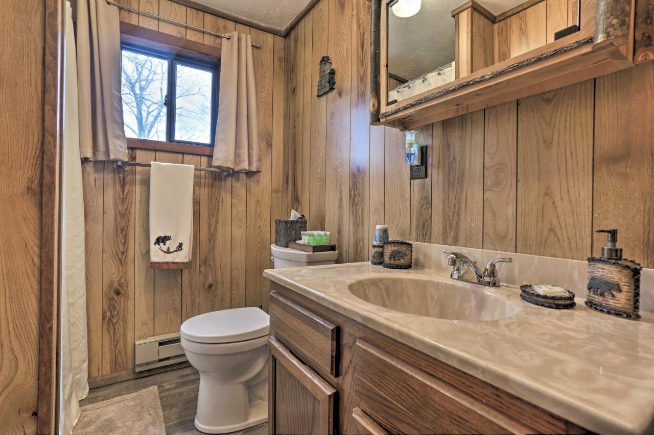 Bear Den Rustic Pocono Lake Home With Game Room! ภายนอก รูปภาพ