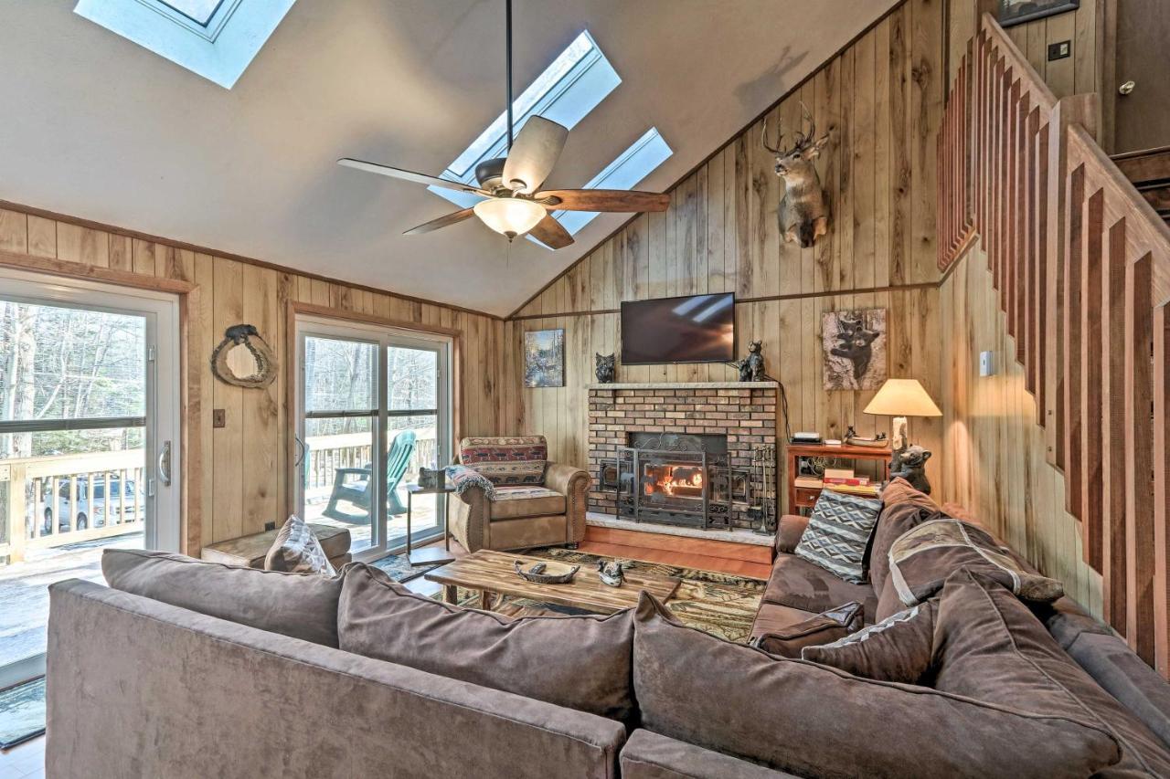 Bear Den Rustic Pocono Lake Home With Game Room! ภายนอก รูปภาพ