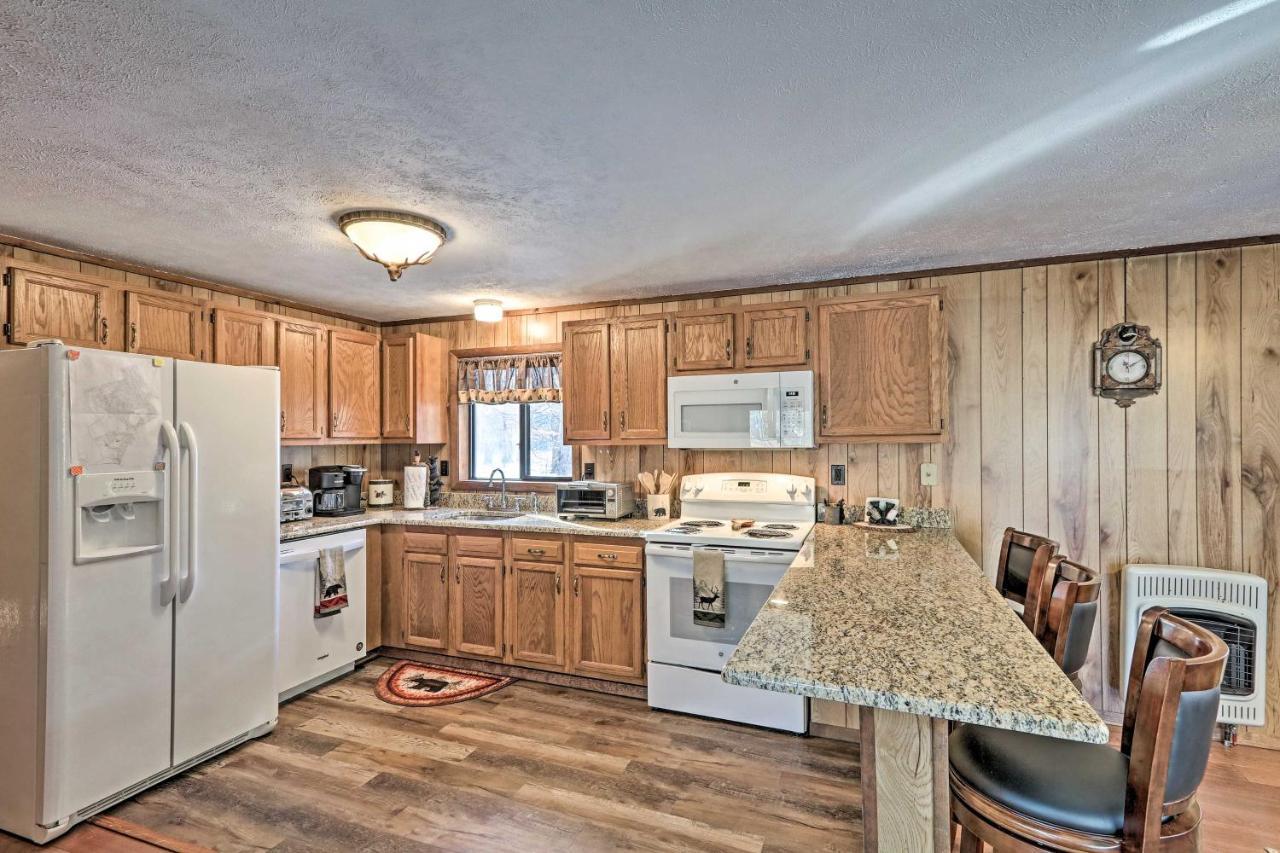 Bear Den Rustic Pocono Lake Home With Game Room! ภายนอก รูปภาพ